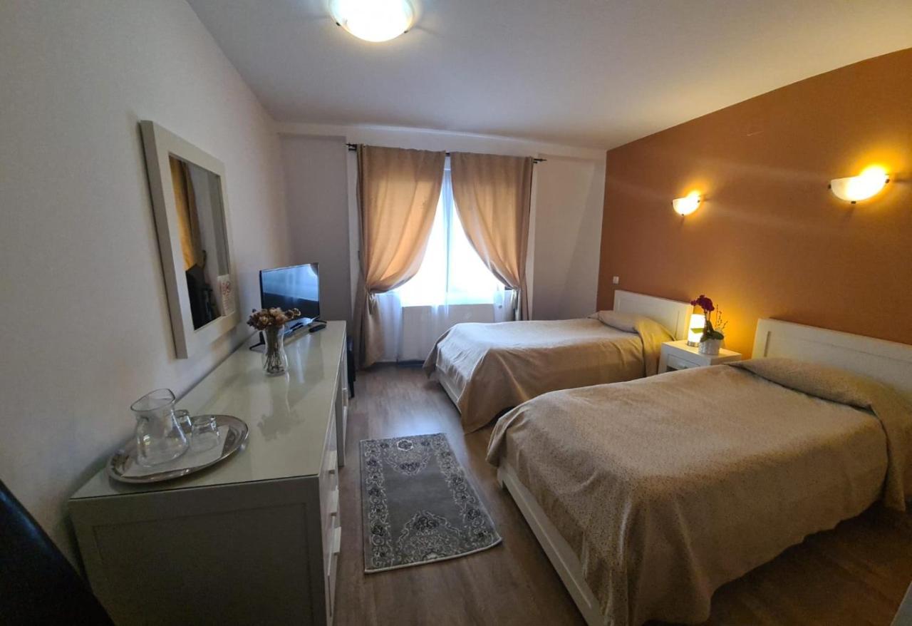 Ramona Hotel Gura Humorului Ngoại thất bức ảnh