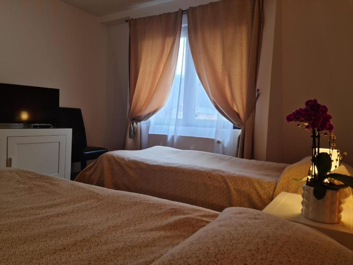 Ramona Hotel Gura Humorului Ngoại thất bức ảnh