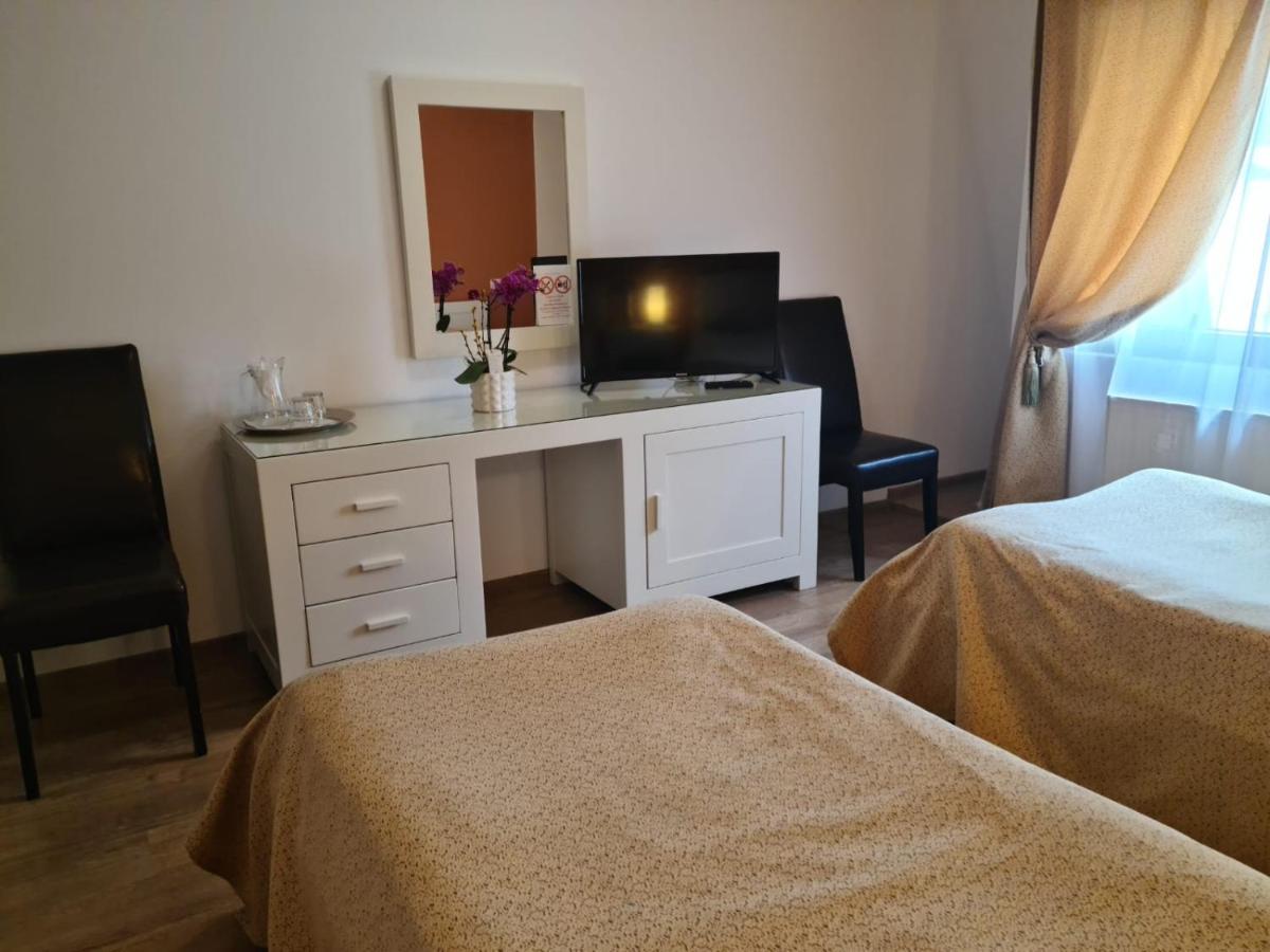 Ramona Hotel Gura Humorului Ngoại thất bức ảnh