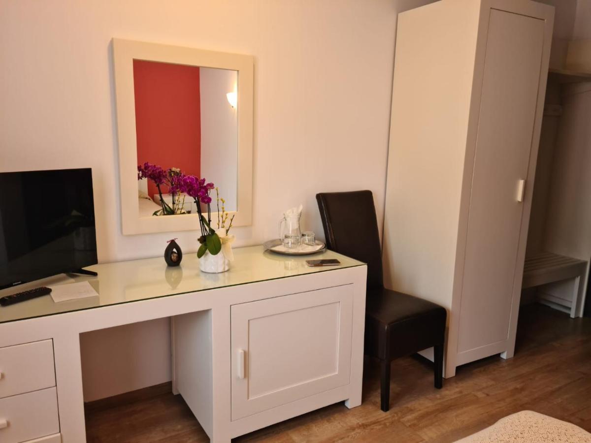 Ramona Hotel Gura Humorului Ngoại thất bức ảnh